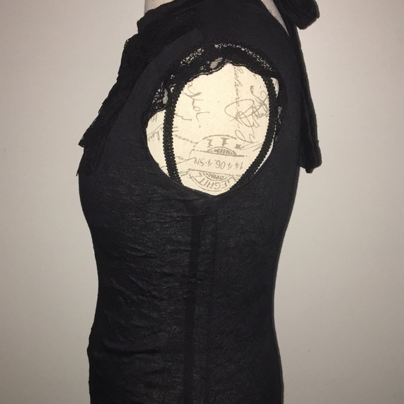 Forever 21 black lace & crinkle tie back top - Picture 3 of 8